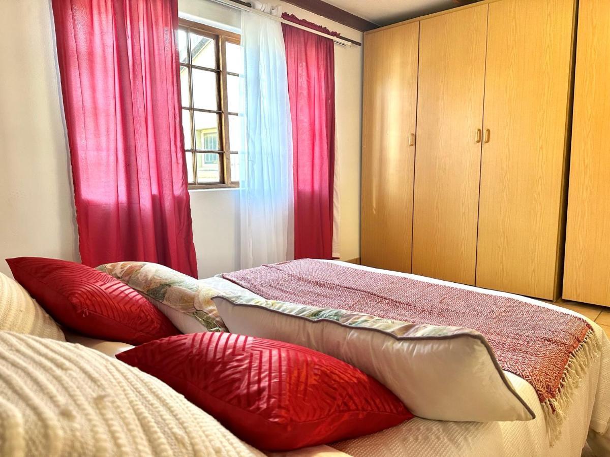 Blue Lantern Bed And Breakfast Kempton Park Ngoại thất bức ảnh