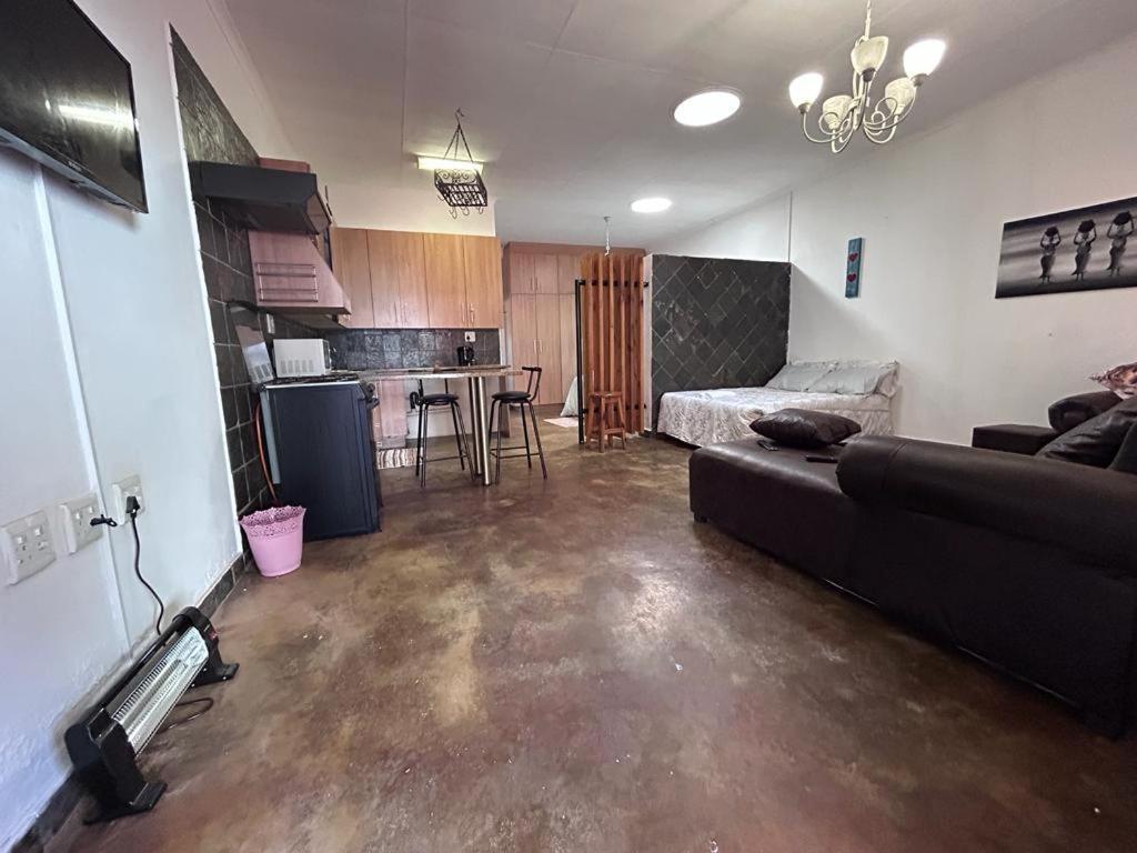 Blue Lantern Bed And Breakfast Kempton Park Phòng bức ảnh