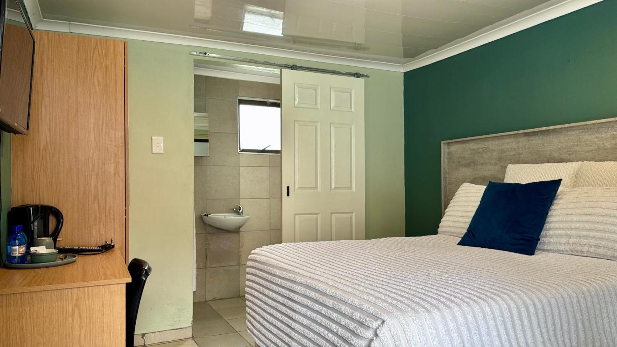 Blue Lantern Bed And Breakfast Kempton Park Ngoại thất bức ảnh